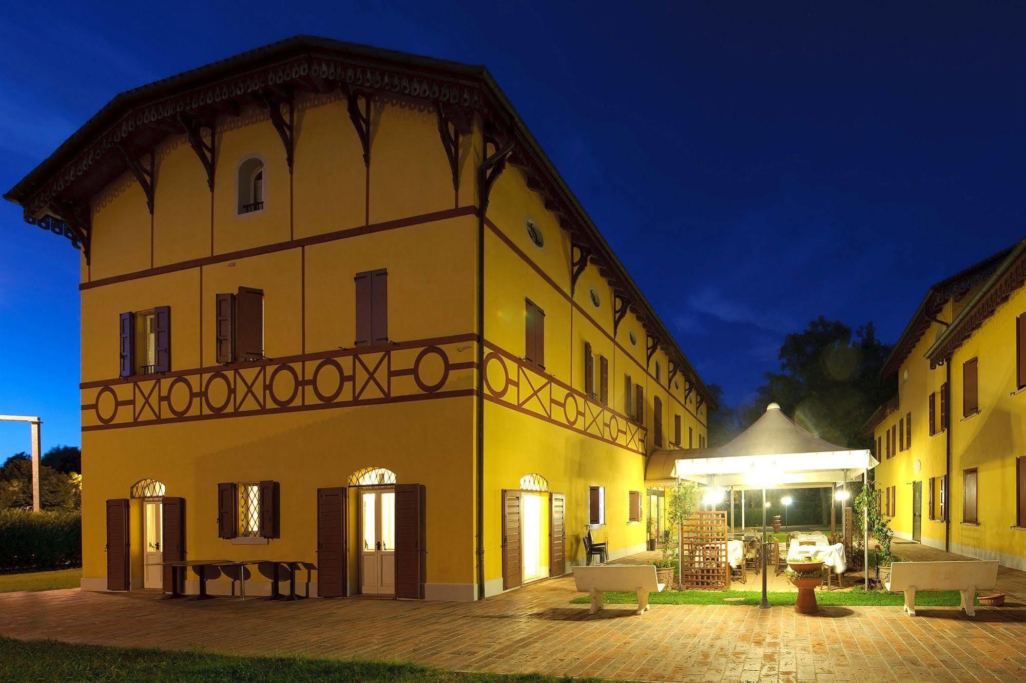 Corte Degli Estensi Формиджине Экстерьер фото
